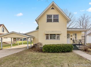 824 5th Ave, Lake Odessa, MI 48849