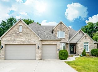 1740 W River Bluff Ct, Columbia, MO 65201