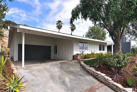 2nd image of 3633 Sapphire Dr