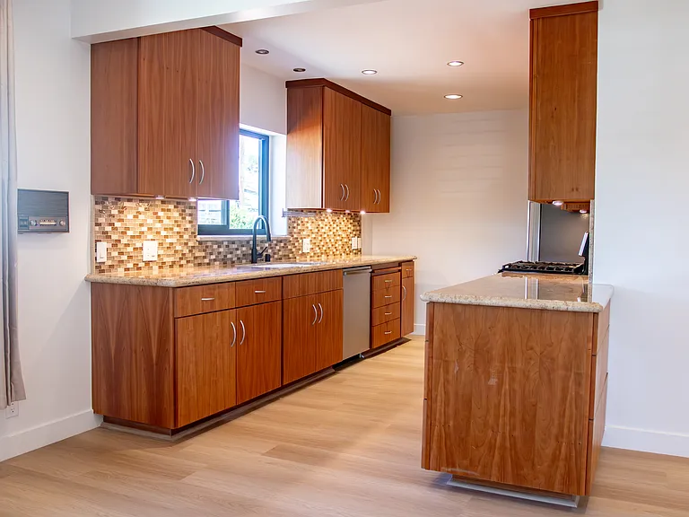 5379 Somerset St — Photo 7