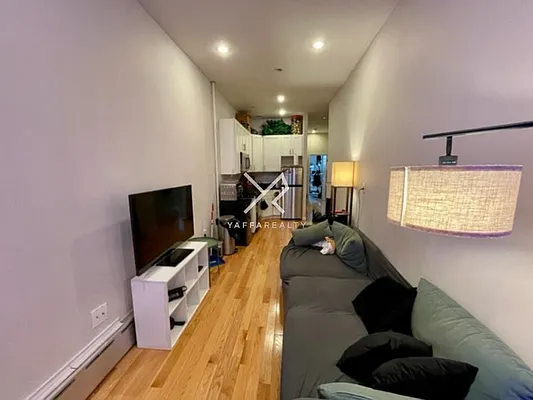 Rented by Yaffa Realty LLC | media 10