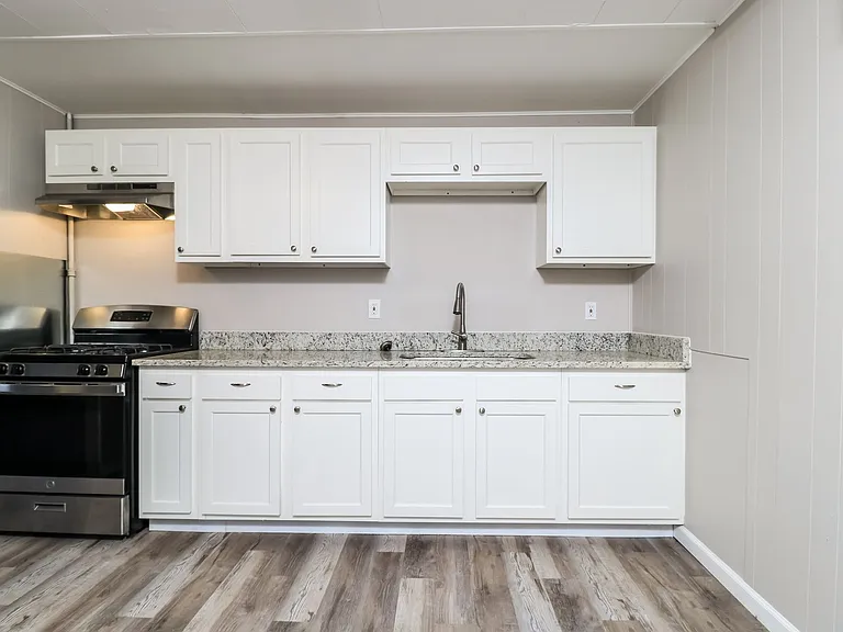 1148877_021_kitchen_13497432.jpg