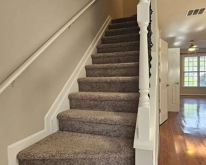 325 Devonshire Dr — Photo 8