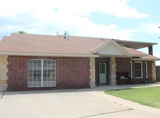 2028 W 7th Pl, Elk City, OK 73644