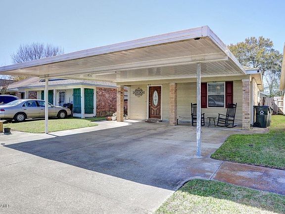 3rd image of 146 Gena Marie Dr