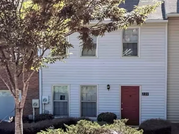 220 Mill Creek Pl, Roswell, GA 30076
