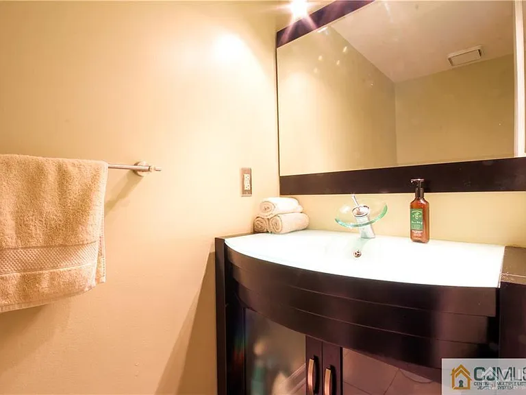 123 Pear Tree Ln — Photo 5