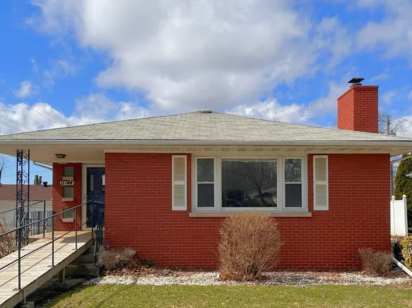 17744 Bernadine St, Lansing, IL 60438