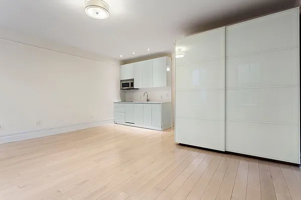 Rented by Compass | media 6