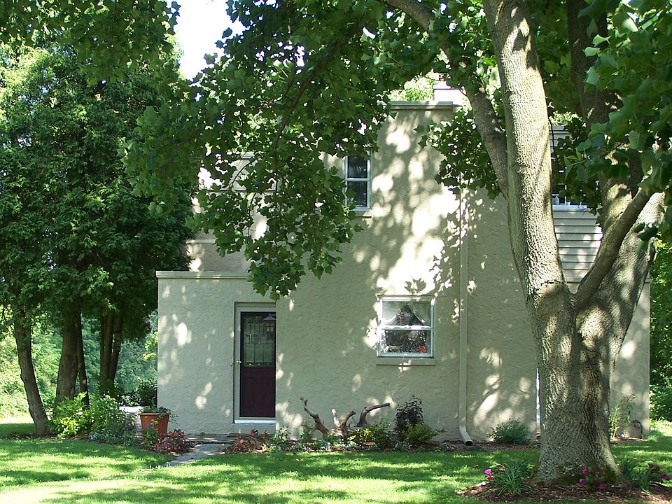 2nd image of 7049 N River Rd