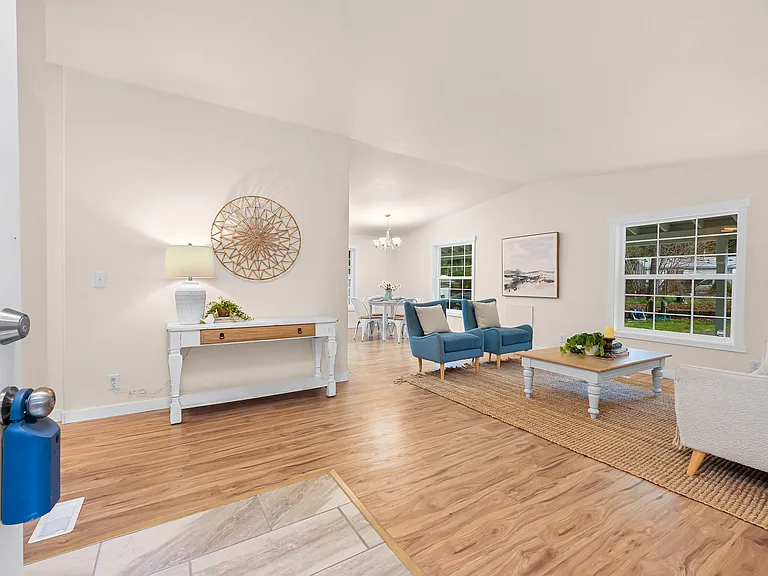 6159 Cedar Ln — Photo 3