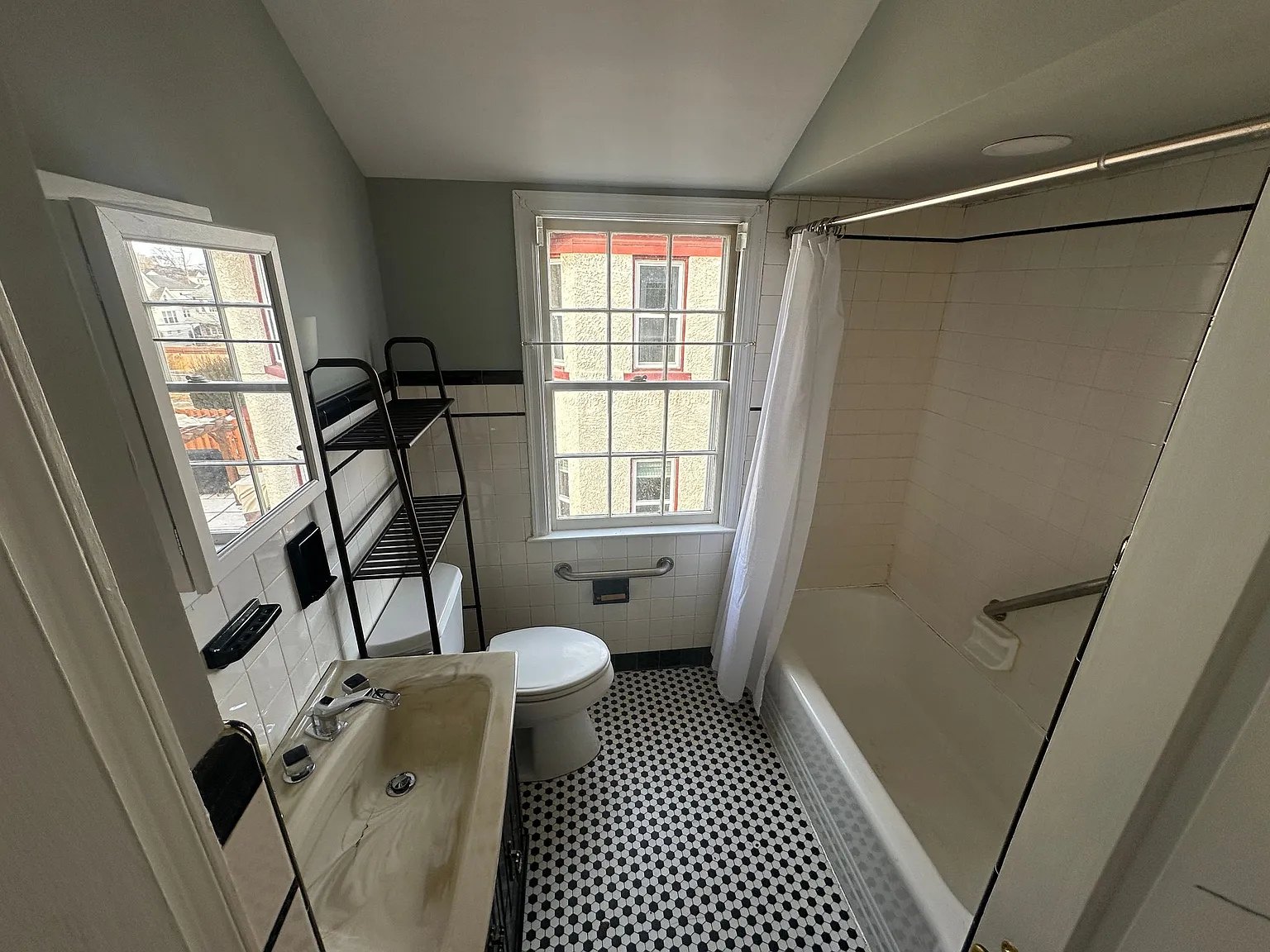 1 bed, 1185 sqft, $1,650 — Photo 4