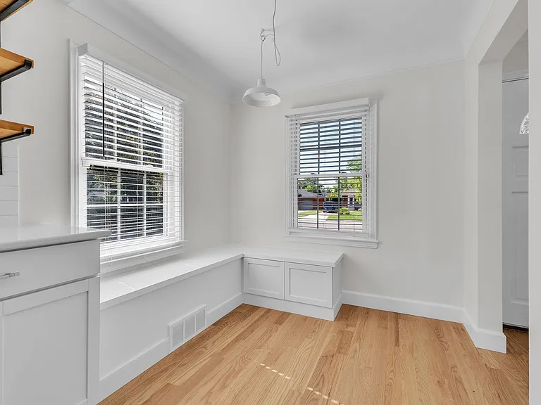 2711 Dorchester Rd — Photo 13