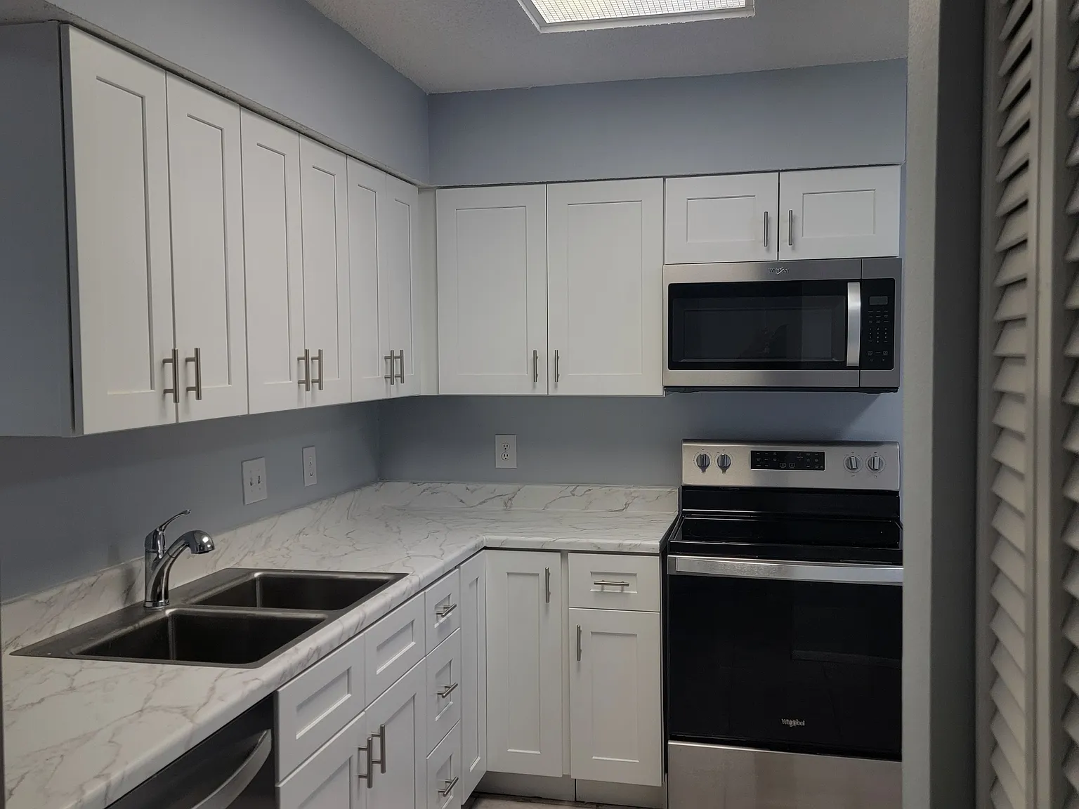 2 bed, 982 sqft, $2,000 — Photo 3