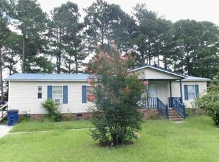 2707 Lowlander Dr, Raeford, NC 28376