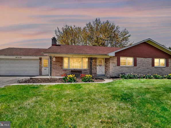 3420 Holly Rd, Dover, PA 17315