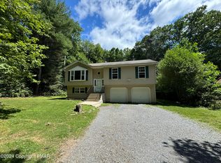 1130 Willow Creek Dr, Kunkletown, PA