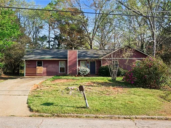 1727 Vauxhall Dr, Lithonia, GA 30058