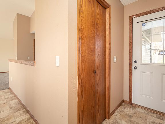 5th image of 1803 Jasmine Dr