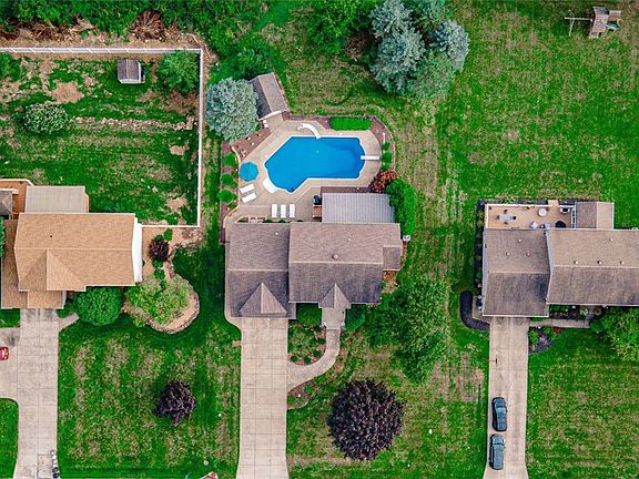 2nd image of 3811 Tyler Dr