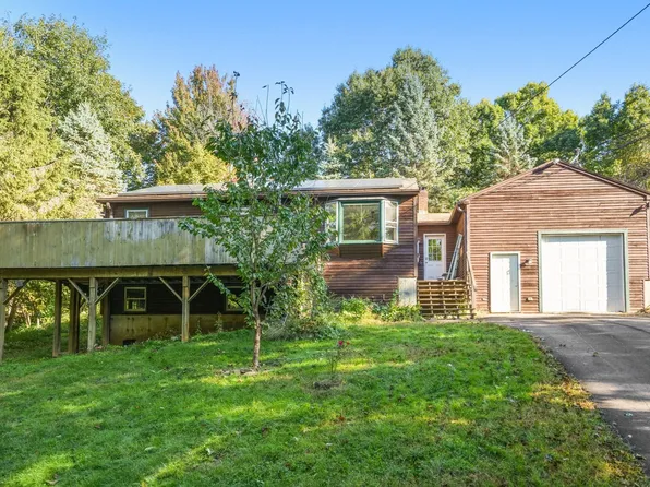 88 Bell St, North Brookfield, MA 01535