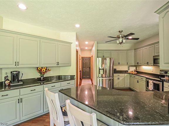 4th image of 2303 W Steiner Rd