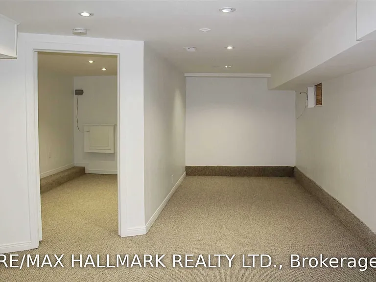 48 Strathcona Ave #BASEMENT — Photo 9