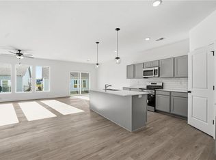 20518 Newcastle St, Spring Hill, KS 66083