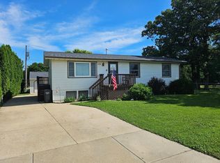 108 S St SW, Dodge Center, MN 55927