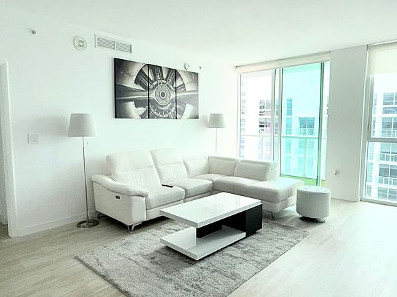 4th image of 253 NE 2nd St APT 2904