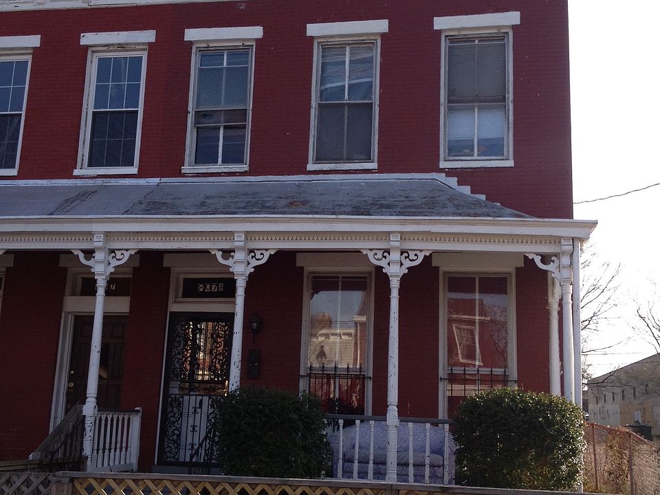 1st image of 807 W Clay St