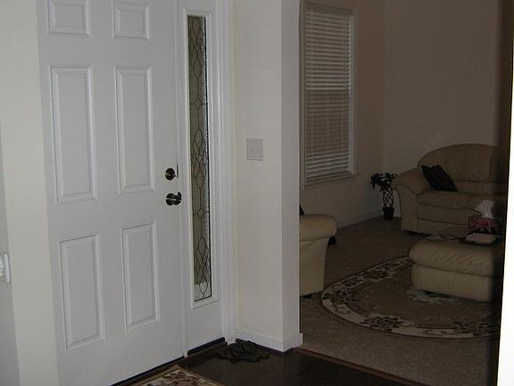 3rd image of 301 Queensbury Ln