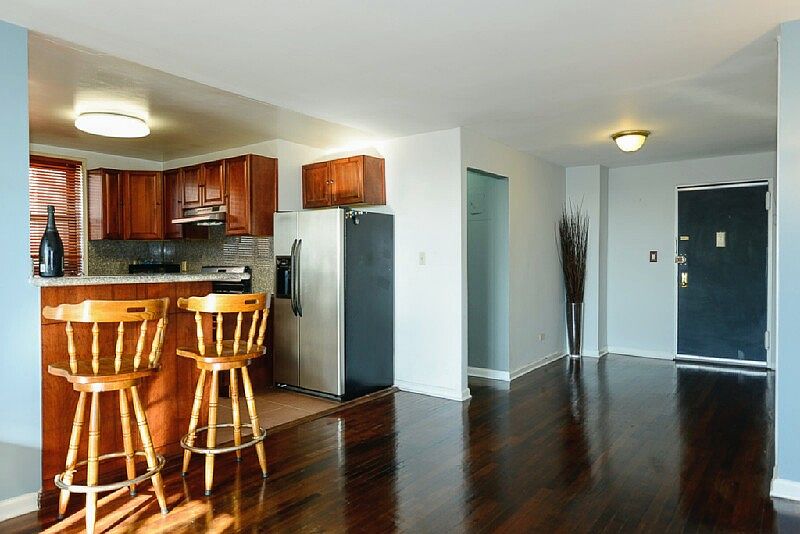 1st image of 1275 E 51st St APT 6U