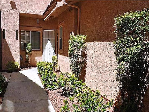 2nd image of 5201 S Torrey Pines Dr