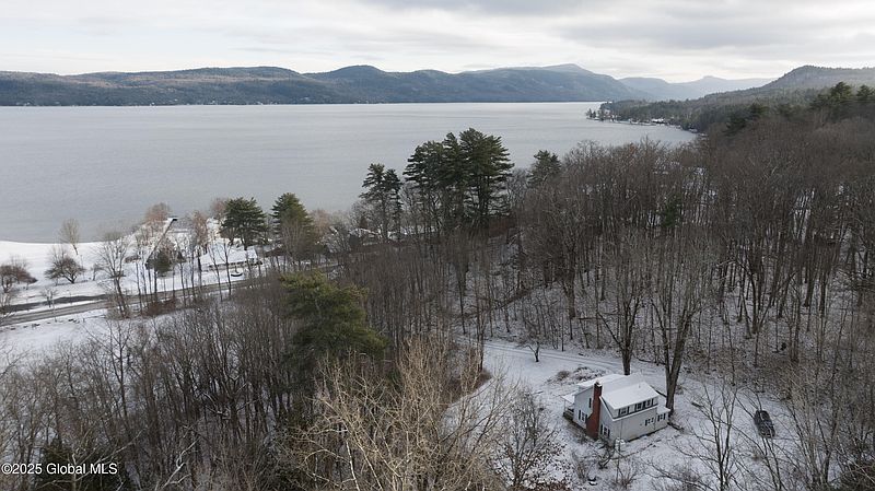 4th image of 9051 Lakeshore Drive
