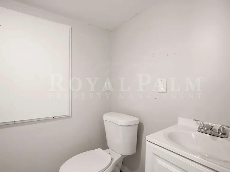 1640 Daniels Dr #B — Photo 14