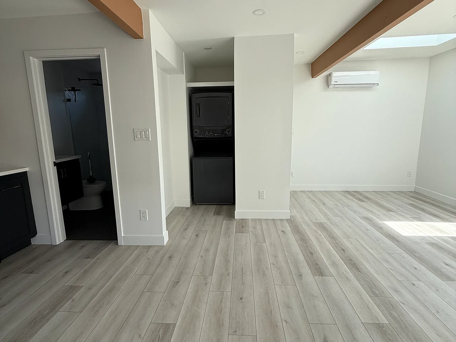 Studio, 400 sqft, $1,900 — Photo 4