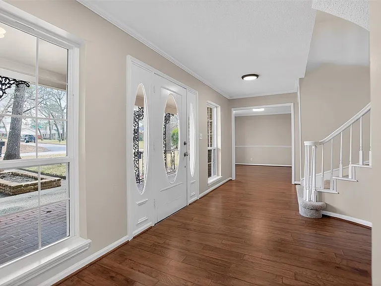 112 Kirkwood Ln — Photo 4