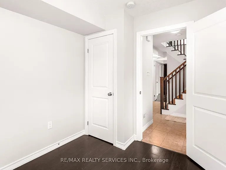 21 Dorchester Ter — Photo 6
