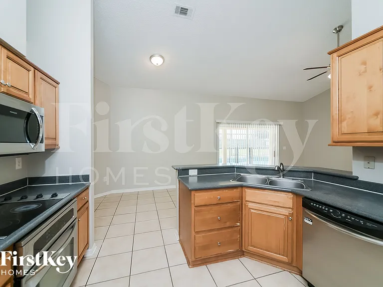 839 Mendoza Dr — Photo 7