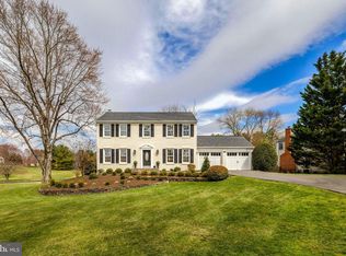 777 Follin Farm Ln, Great Falls, VA 22066