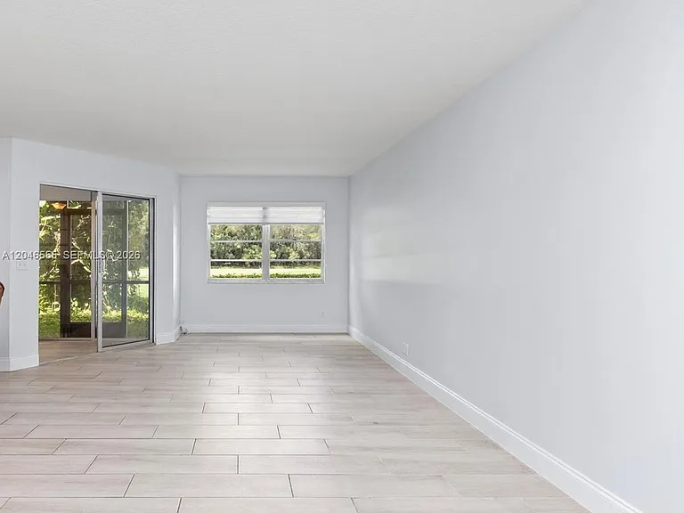 1110 SW 125th Ave #112M — Photo 3