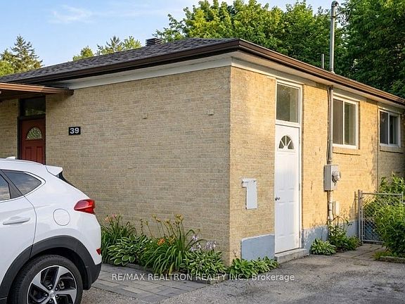 3rd image of 39 Davis Rd