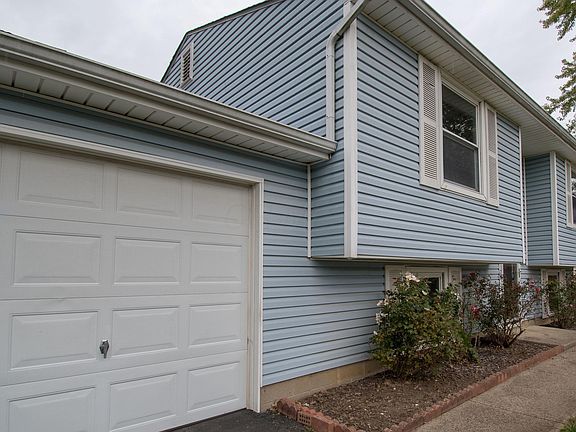 3rd image of 806 Breathitt Ave