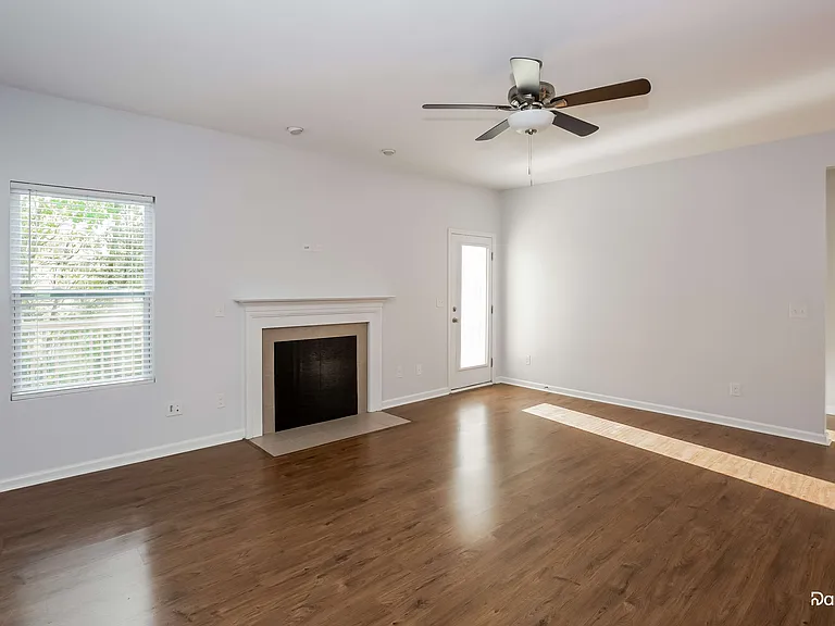 411 Smokehouse Ln — Photo 5