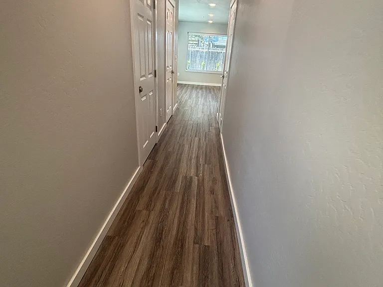 124 SW Donna Jean Way — Photo 3