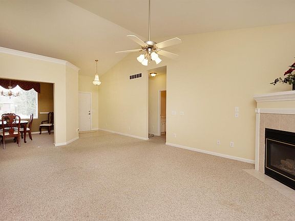 4th image of 7980 Tara Dr