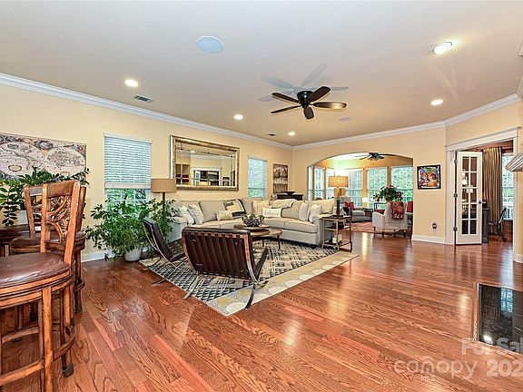 4th image of 57109 Nightingale Way
