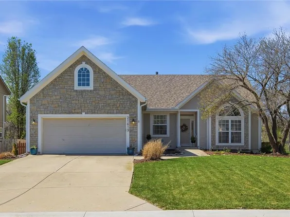 21619 62nd St, Shawnee, KS 66218