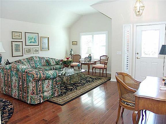 3rd image of 436 Long Cove Dr